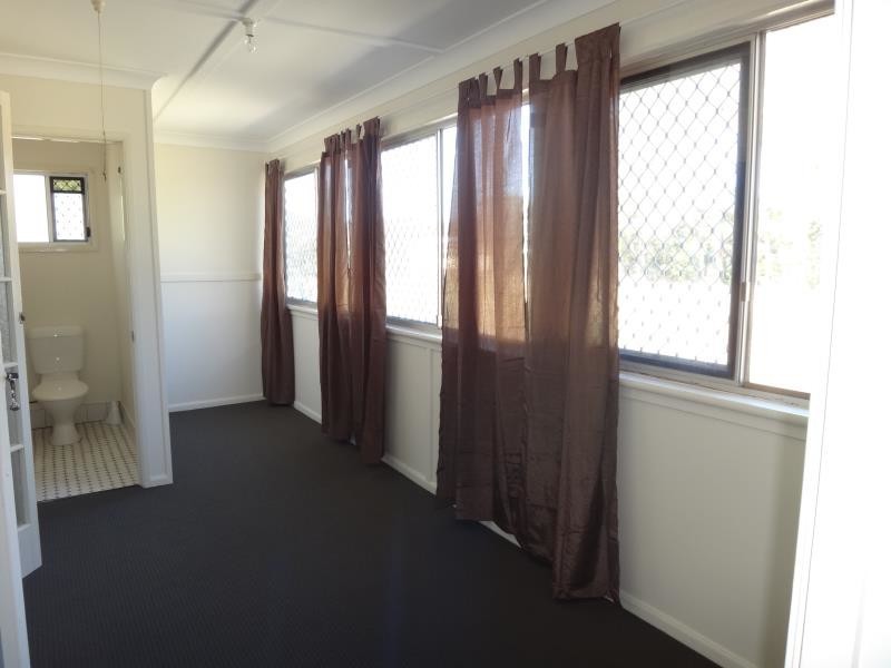 14 Birch Street, Park Avenue QLD 4701